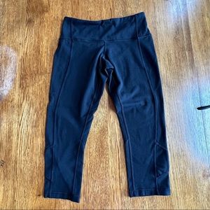 ⭐️ Lululemon Athletic Capri Leggings Yoga Pants Size 6